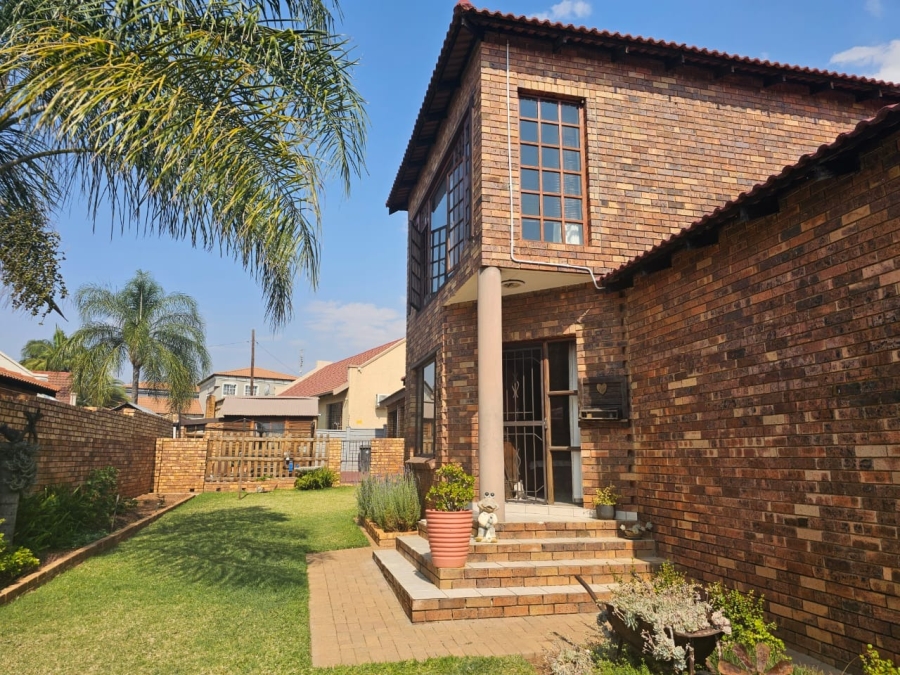 3 Bedroom Property for Sale in Safari Gardens North West